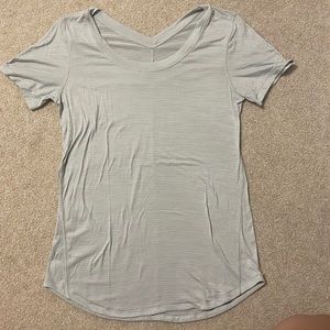 Grey Lululemon Short Sleeve Size 4